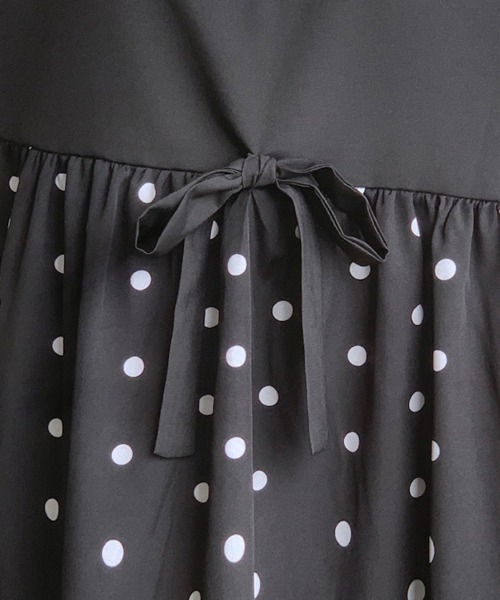 Doux Belle（ドゥーベル）の「バックリボンデザインドット柄ブラウス（シャツ/ブラウス・レディース・ブラック・MEDIUM/LARGE/X-LARGE）」の12枚目の写真