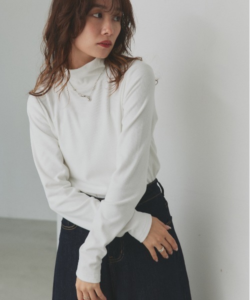 ad thie（アドティエ）の「CICA配合 ハイネック リブトップス（Tシャツ/カットソー・レディース・ブラック/オフホワイト・MEDIUM/LARGE）」の19枚目の写真