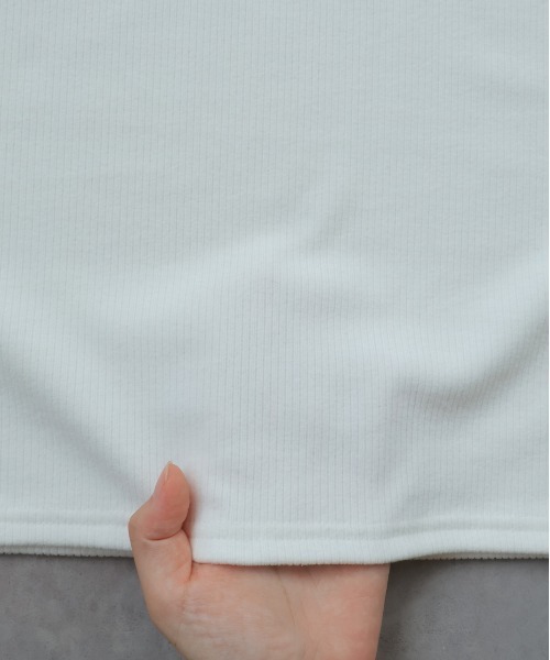 ad thie（アドティエ）の「CICA配合 ハイネック リブトップス（Tシャツ/カットソー・レディース・ブラック/オフホワイト・MEDIUM/LARGE）」の9枚目の写真
