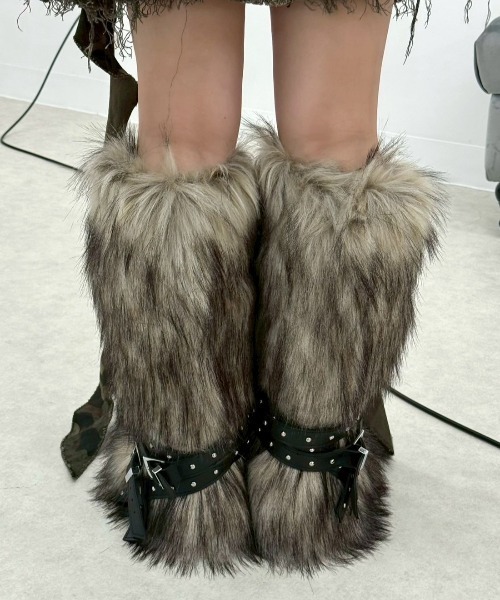 Never mind the XU（ネバーマインドザエックスユー）の「【Never mind the XU】belt fur boots / 【ネバーマインド ザ エックスユー】ベルトファーブーツ <着用動画あり>（ブーツ・メンズ・ブラック/ブラウン・44/38/40/42）」の5枚目の写真
