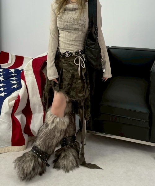 Never mind the XU（ネバーマインドザエックスユー）の「【Never mind the XU】belt fur boots / 【ネバーマインド ザ エックスユー】ベルトファーブーツ <着用動画あり>（ブーツ・メンズ・ブラック/ブラウン・44/38/40/42）」の8枚目の写真