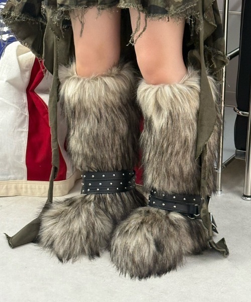 Never mind the XU（ネバーマインドザエックスユー）の「【Never mind the XU】belt fur boots / 【ネバーマインド ザ エックスユー】ベルトファーブーツ <着用動画あり>（ブーツ・メンズ・ブラック/ブラウン・44/38/40/42）」の9枚目の写真