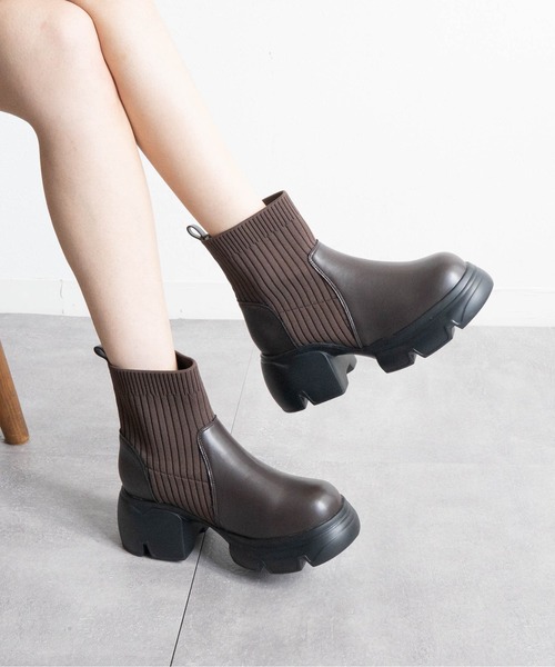Fabby fabby(ファビィーファビィー)の「厚底リブニットショートブーツ(ブーツ・レディース・ブラウン/ブラック・LARGE/MEDIUM)」の17枚目の写真