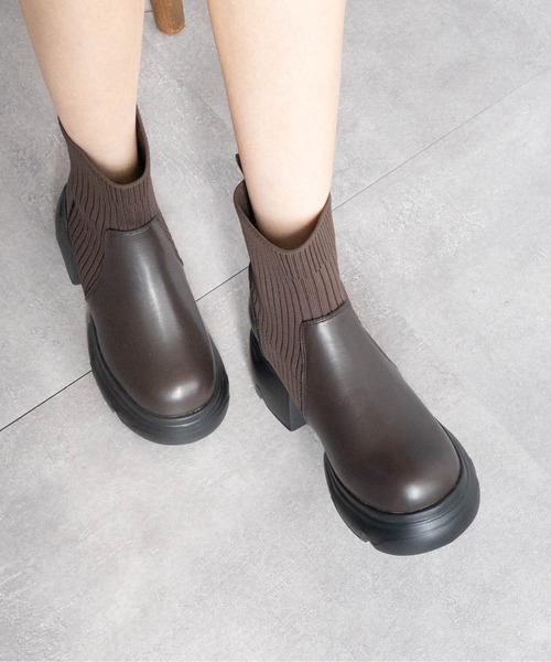 Fabby fabby(ファビィーファビィー)の「厚底リブニットショートブーツ(ブーツ・レディース・ブラウン/ブラック・LARGE/MEDIUM)」の18枚目の写真