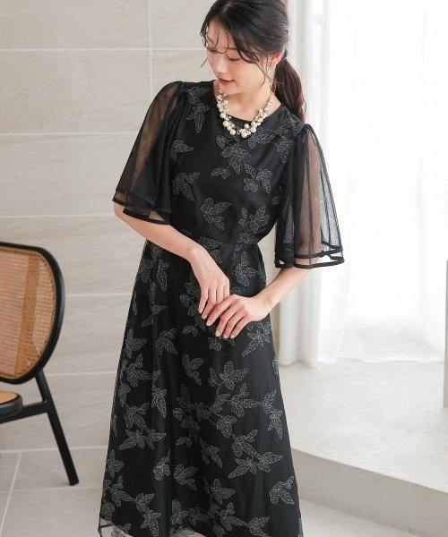 Jolie et Jolie(ジョリーエジョリー)の「チュール刺繍使いフレアスリーブワンピースドレス(ドレス・レディース・ブラック/ブラック系その他・LL/3L/4L/5L/M/L)」の17枚目の写真