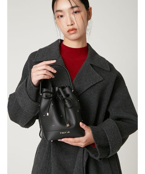 FRAY I.D（フレイアイディー）の「ドローストリングスタッズリボンバッグ（ハンドバッグ・レディース・ブラック・F）」の12枚目の写真