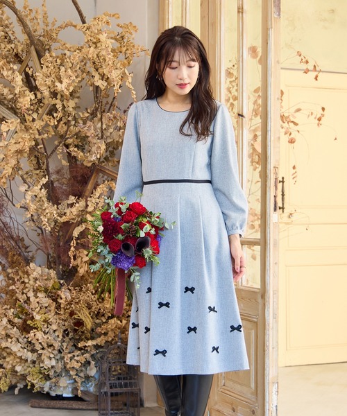 Rose Tiara（ローズティアラ）の「【ウールライク素材】サテンリボンワンピース（ワンピース・レディース・グレー/ブラック・46/42/40/38）」の2枚目の写真