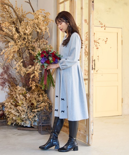 Rose Tiara（ローズティアラ）の「【ウールライク素材】サテンリボンワンピース（ワンピース・レディース・グレー/ブラック・46/42/40/38）」の5枚目の写真
