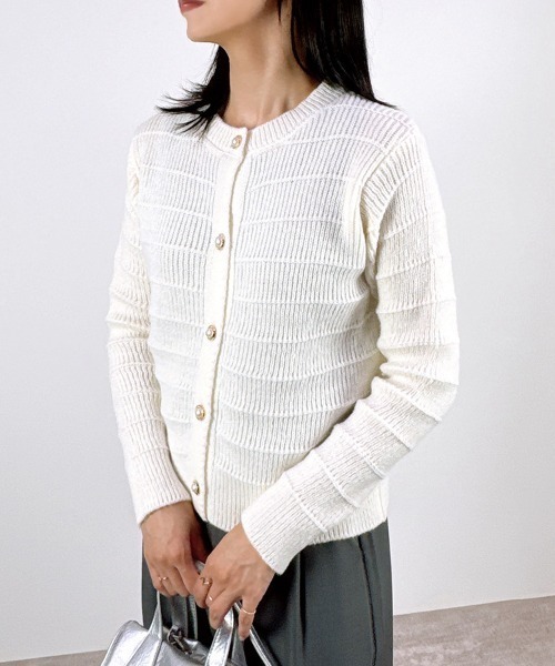 CLOTHY(クロシィ)の「【上品パールで華やぐ◎着回し力抜群の大人カーデ】モダンリブカラーカーディガン(カーディガン/ボレロ・レディース・オフホワイト/ローズ/ベージュ/ミント・FREE)」の6枚目の写真