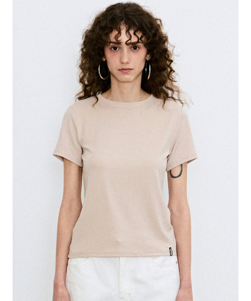NICK&NICOLE(ニックアンドニコール)の「MINIMAL MODERN HALF TOP_BEIGE(Tシャツ/カットソー・レディース・その他・FREE/MEDIUM/LARGE)」の1枚目の写真