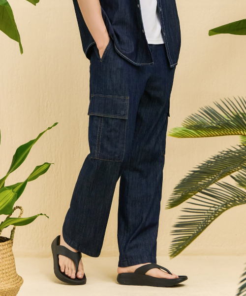 CHASECULT（チェイスカルト）の「男性フルバンディングカーゴワイドデニムパンツ-ネイビー（デニムパンツ・メンズ・ネイビー・70/76/82/86）」の3枚目の写真