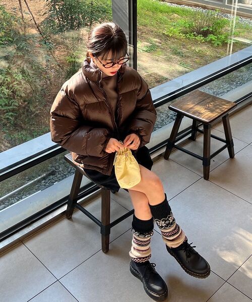 MOOD INSIDE WOMAN(ムード インサイド ウーマン)の「(woman) コアライニングクロップショートパディング_Brown(ダウンジャケット/コート・レディース・ブラウン・SMALL/MEDIUM)」の4枚目の写真