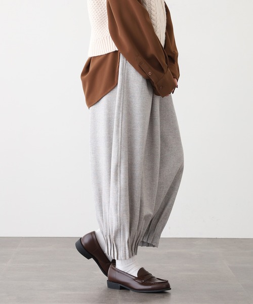 ubasoku（ウバソク）の「ubasoku ウール混裾ﾋﾟﾝﾀｯｸﾜｲﾄﾞｼﾙｴｯﾄﾊﾟﾝﾂ（その他パンツ・レディース・チャコールグレー/シルバーグレー・FREE）」の9枚目の写真