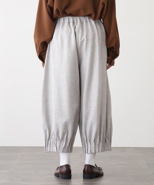 ubasoku（ウバソク）の「ubasoku ウール混裾ﾋﾟﾝﾀｯｸﾜｲﾄﾞｼﾙｴｯﾄﾊﾟﾝﾂ（その他パンツ・レディース・チャコールグレー/シルバーグレー・FREE）」の13枚目の写真