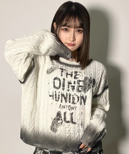 .KOM(ドットコム)の「A'GEM/9 × .kom 『.KOMZ/ドットケーオーエムゼット』 Y2Kロゴニット(ニット/セーター・レディース・ホワイト/ブラック・FREE)」の4枚目の写真