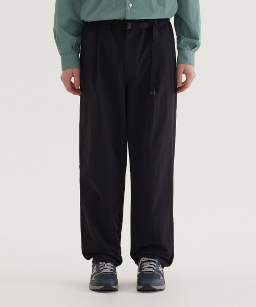 COVERNAT(カバーナット)の「レギュラーナイロンイージーパンツ ブラック(その他パンツ・レディース・その他・SMALL/MEDIUM/LARGE/X-LARGE/XX-LARGE)」の1枚目の写真