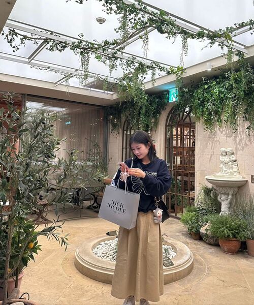 NICK&NICOLE(ニックアンドニコール)の「BUTTERFLY SIGNATURE SWEATSHIRT_BLACK SILVER(スウェット・レディース・その他・FREE)」の2枚目の写真
