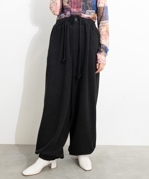 MIDVEIN(ミッドヴェイン)の「Sweat gather pants(スウェットパンツ・レディース・チャコールグレー/スミクロ/ピンク/ライトグレー・FREE)」の2枚目の写真