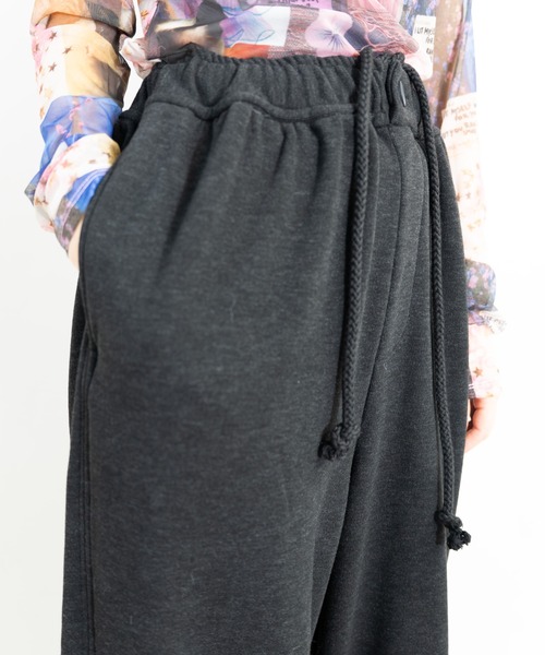 MIDVEIN(ミッドヴェイン)の「Sweat gather pants(スウェットパンツ・レディース・チャコールグレー/スミクロ/ピンク/ライトグレー・FREE)」の13枚目の写真