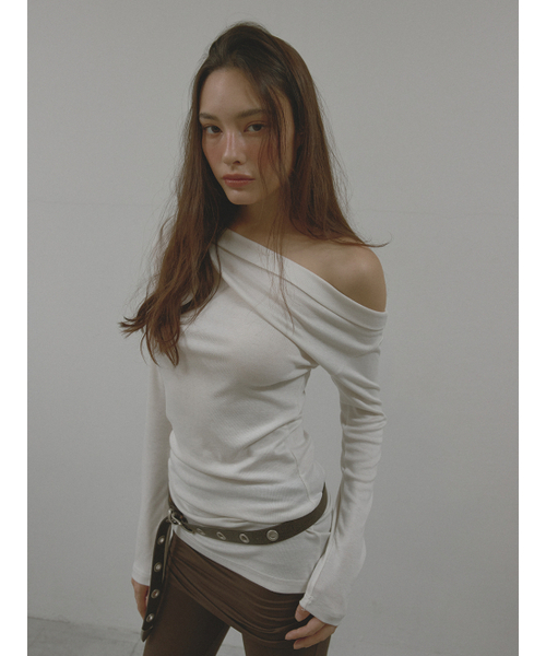 ASURA(アスラ)の「FOLD ONE SHOULDER T (IVORY)(Tシャツ/カットソー・レディース・その他・OS)」の6枚目の写真