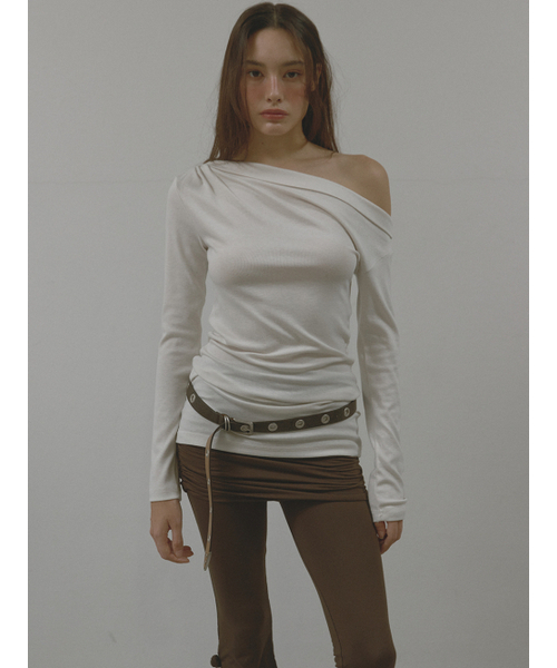 ASURA(アスラ)の「FOLD ONE SHOULDER T (IVORY)(Tシャツ/カットソー・レディース・その他・OS)」の9枚目の写真