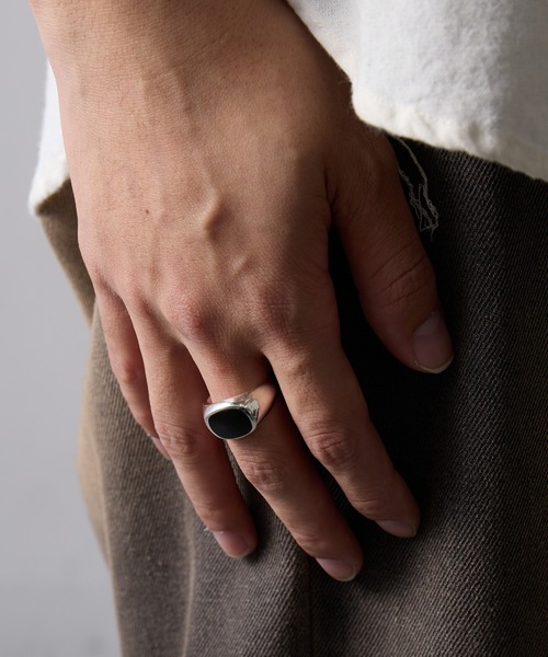 MAISON CLUB(メゾンクラブ)の「【MAISON CLUB】KAY RING Type-Oval Free Size/フリーサイズ/シルバ-925/Silver925 KUN(リング・メンズ・ブラック/ホワイト・FREE)」の12枚目の写真