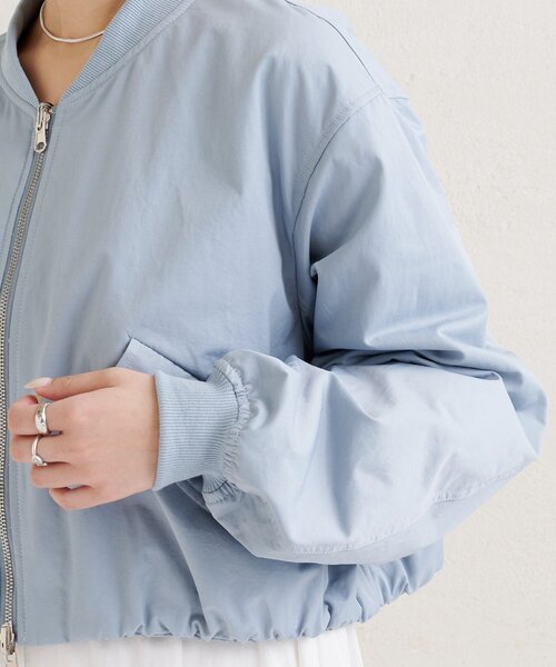mystic(ミスティック)の「サテンショートブルゾン(ブルゾン・レディース・アイボリー/ブラック/ブルー・FREE)」の20枚目の写真