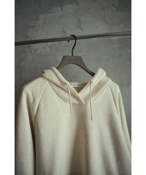 RIM.ARK（リムアーク）の「Big hoodie sweat tops ビッグフーディースウェットトップス（スウェット・レディース・ネイビー/キナリ/グレー・FREE）」の4枚目の写真