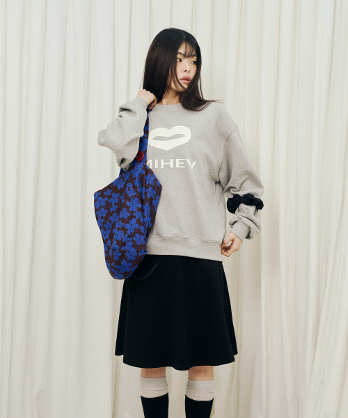 MIHEV（ミヘブ）の「[ユニセックス] ビッグクラシックロゴスウェットシャツメランジ（スウェット・レディース・その他・FREE）」の4枚目の写真