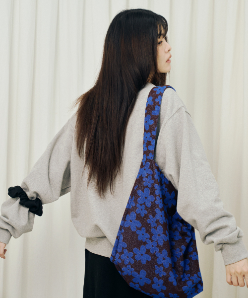 MIHEV（ミヘブ）の「[ユニセックス] ビッグクラシックロゴスウェットシャツメランジ（スウェット・レディース・その他・FREE）」の5枚目の写真