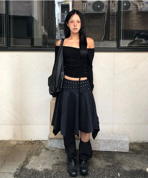 SYNERJYN(シナジン)の「EYELET UNBALANCED MIDI SKIRT BLACK(スカート・レディース・その他・MEDIUM/SMALL)」の7枚目の写真
