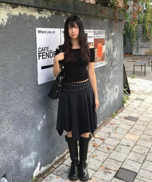 SYNERJYN(シナジン)の「EYELET UNBALANCED MIDI SKIRT BLACK(スカート・レディース・その他・MEDIUM/SMALL)」の8枚目の写真