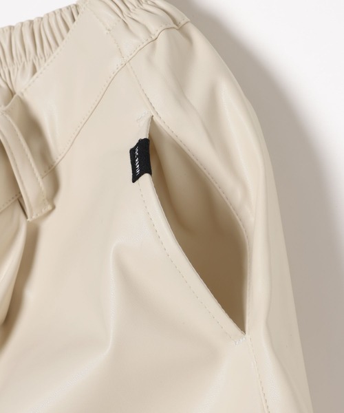 repipi armario（レピピ アルマリオ）の「【10C REPIPI】フェイクレザーショートパンツ（その他パンツ・キッズ・アイボリー/ブラック・110cm/120cm/130cm/140cm）」の19枚目の写真