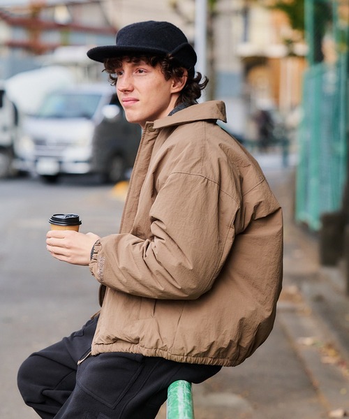 MAISON CLUB(メゾンクラブ)の「【MAISON CLUB】BalCollar Padding Blouson / バルカラー中綿ブルゾン KKP(ブルゾン・メンズ・ベージュ/ブラック/グレー・L/M)」の3枚目の写真