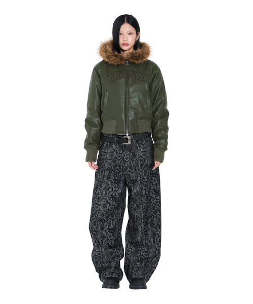 AAKAM(アーカム)の「Python Patterned Denim Pants (Black)(デニムパンツ・レディース・その他・1/2)」の4枚目の写真
