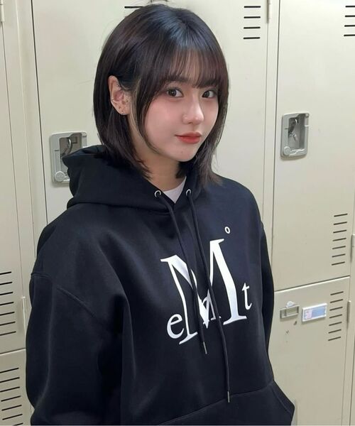 MUCENT(ムセント)の「ビッグロゴフードパーカー 男女共用 (2カラー)(パーカー・レディース・ブラック/グレー・FREE/1)」の12枚目の写真