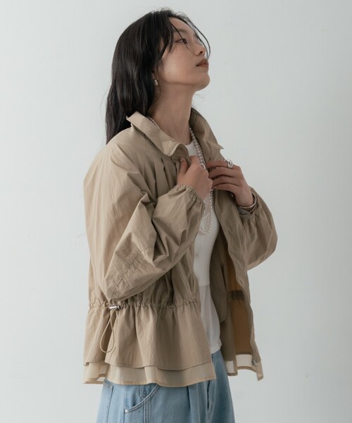 GALLEST(ギャレスト)の「シャーリングペプラムブルゾン(ブルゾン・レディース・ブラック/ベージュ・34/38)」の6枚目の写真