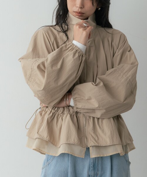 GALLEST(ギャレスト)の「シャーリングペプラムブルゾン(ブルゾン・レディース・ブラック/ベージュ・34/38)」の12枚目の写真