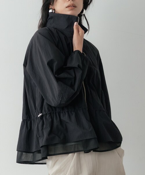 GALLEST(ギャレスト)の「シャーリングペプラムブルゾン(ブルゾン・レディース・ブラック/ベージュ・34/38)」の16枚目の写真