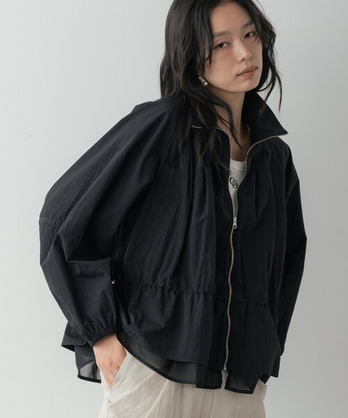 GALLEST(ギャレスト)の「シャーリングペプラムブルゾン(ブルゾン・レディース・ブラック/ベージュ・34/38)」の19枚目の写真