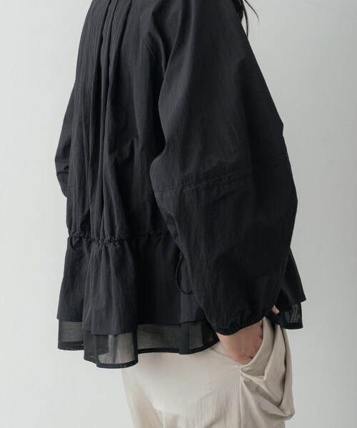 GALLEST(ギャレスト)の「シャーリングペプラムブルゾン(ブルゾン・レディース・ブラック/ベージュ・34/38)」の21枚目の写真