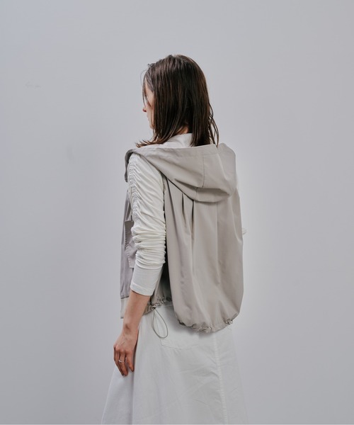 Julep(ジュレップ)の「Hoodie Vest(ベスト・レディース・ライトカーキ/ベージュ/ブラック・FREE)」の16枚目の写真