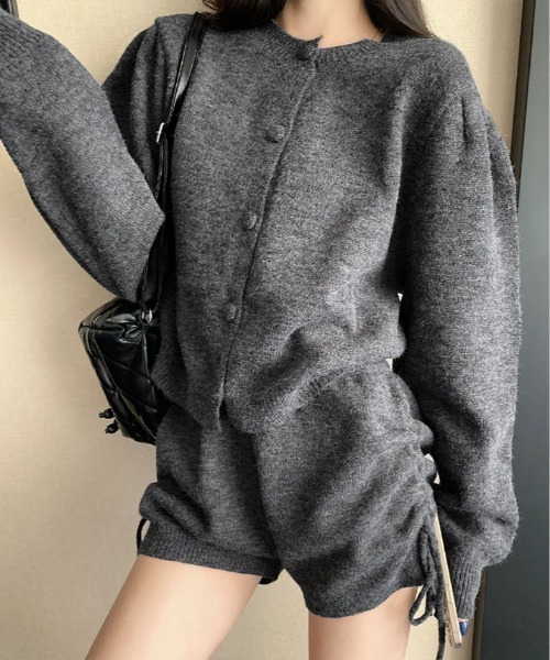 kirakiraShop(キラキラショップ)の「クルーネック ニット カーディガン セットアップ(ニット/セーター・レディース・グレー/ブラック・FREE)」の2枚目の写真