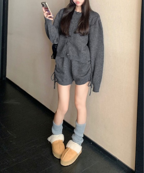 kirakiraShop(キラキラショップ)の「クルーネック ニット カーディガン セットアップ(ニット/セーター・レディース・グレー/ブラック・FREE)」の6枚目の写真