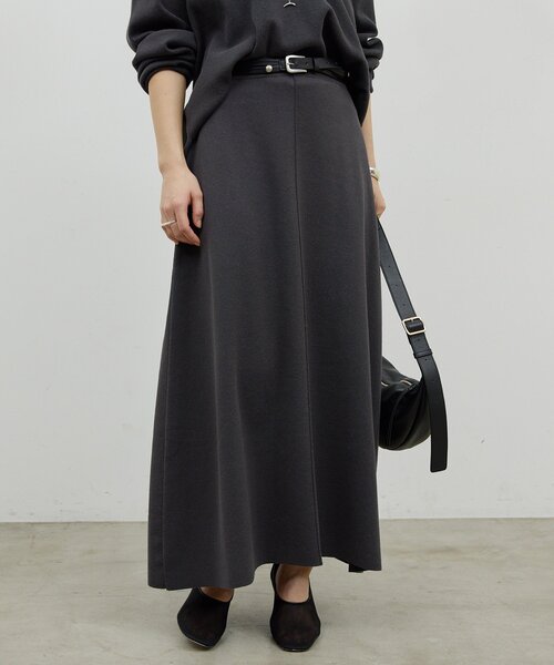 GALLARDAGALANTE(ガリャルダガランテ)の「【セットアップ対応】ニットフレアスカート(スカート・レディース・チャコールグレー/グレイッシュベージュ・FREE)」の2枚目の写真