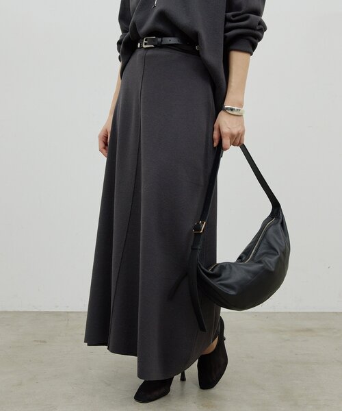 GALLARDAGALANTE(ガリャルダガランテ)の「【セットアップ対応】ニットフレアスカート(スカート・レディース・チャコールグレー/グレイッシュベージュ・FREE)」の3枚目の写真