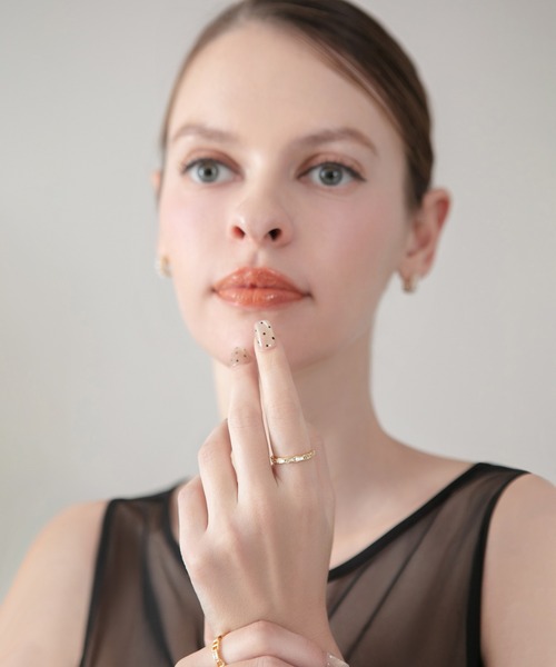 Leja(レジャ)の「【LEJA】ゴールドスクエアビジューリング結婚式 パーティー 成人式 二次会 同窓会 お呼ばれ オケージョン 20代 30代(リング・レディース・ゴールド・FREE)」の2枚目の写真