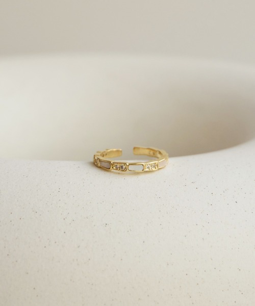 Leja(レジャ)の「【LEJA】ゴールドスクエアビジューリング結婚式 パーティー 成人式 二次会 同窓会 お呼ばれ オケージョン 20代 30代(リング・レディース・ゴールド・FREE)」の8枚目の写真