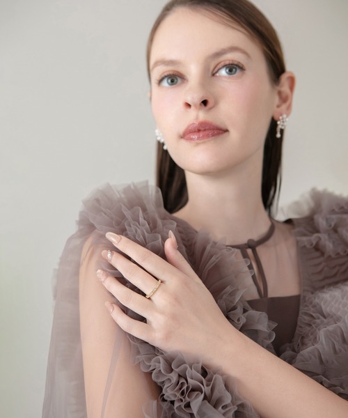 Leja(レジャ)の「【LEJA】ゴールドスクエアビジューリング結婚式 パーティー 成人式 二次会 同窓会 お呼ばれ オケージョン 20代 30代(リング・レディース・ゴールド・FREE)」の6枚目の写真