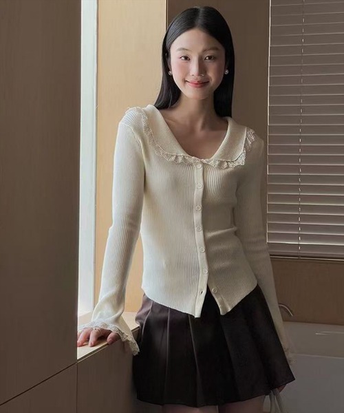 STAY MOTION（ステイモーション）の「【WEB限定】レースカラーフレアスリーブニットトップス［韓国ファッション ガーリー］≪新作≫（ニット/セーター・レディース・グレー/ブラック/イエロー・F）」の4枚目の写真
